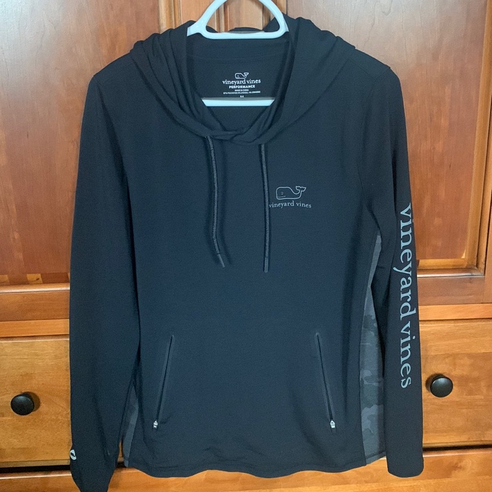 Women’s vineyard vines performance long sleeve